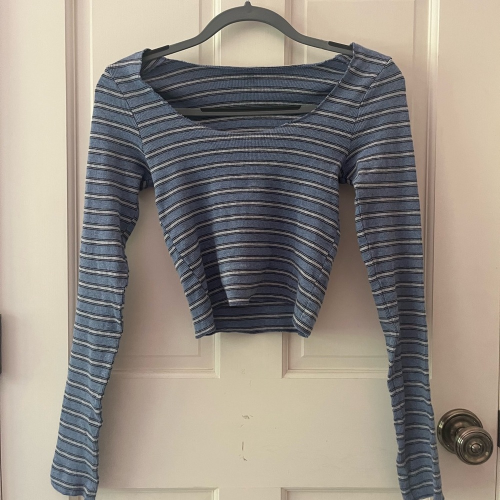 Brandy Melville Blue and white striped long sleeve scoop neck top #stripes